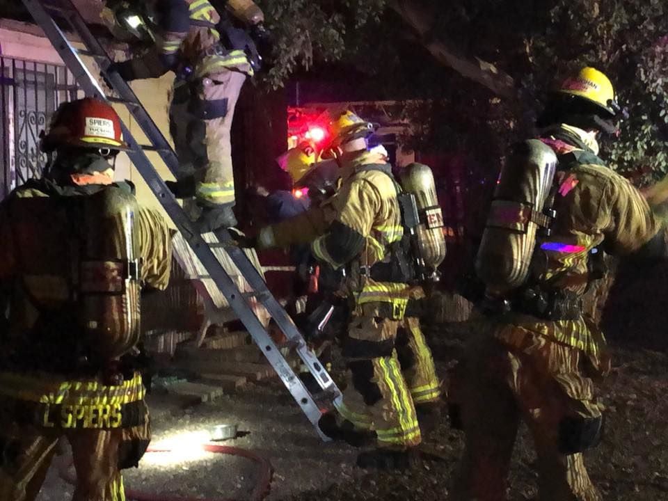 4 puppies killed in Tucson house fire