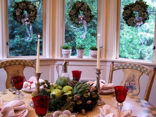 Holiday settings for little cost, maximum impact   
