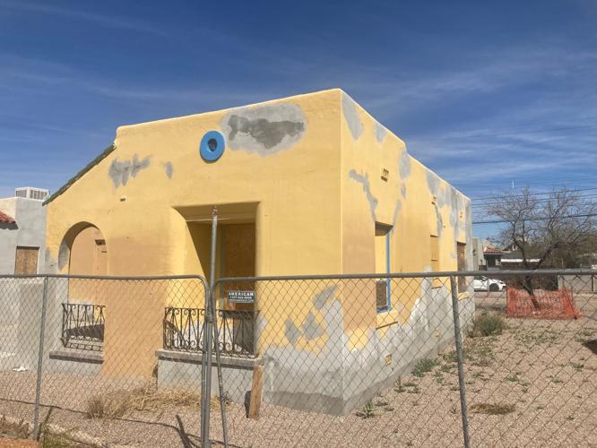Bungalow amid Broadway reconstruction