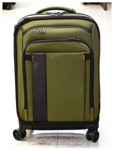 Briggs& Riley ZDX Domestic Carry-on Expandable Spinner.