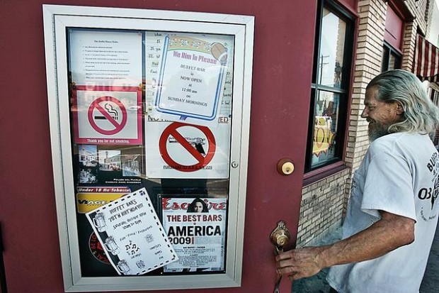 Gun toters get cold shoulder  