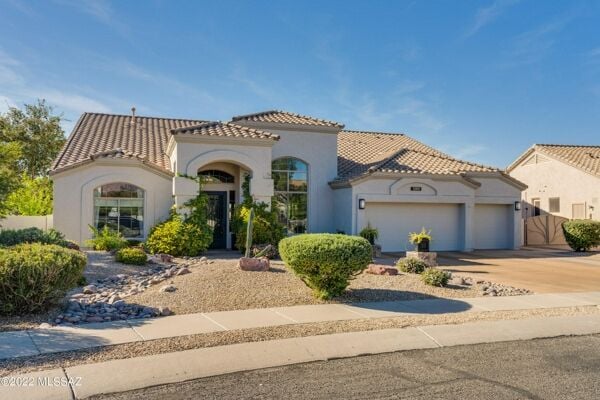 4 Bedroom Home in Oro Valley - $899,000