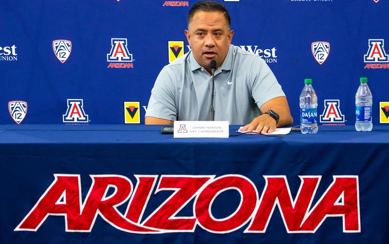 080322-tuc-spt-pac12hotline-p2