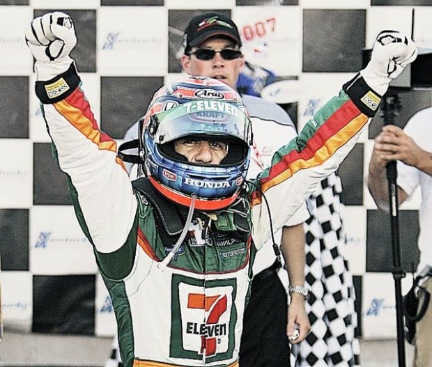 Kanaan catches Foyt after restart to win at Kentucky  