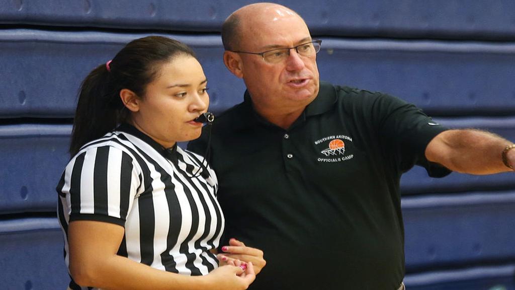 Greg Hansen Hoops Official Bob Scofield A Tough Sucker With A Thankless Job Greg Hansen Tucson Com