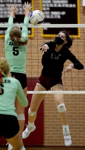 112020-spt-hs valleyball-p1.jpg