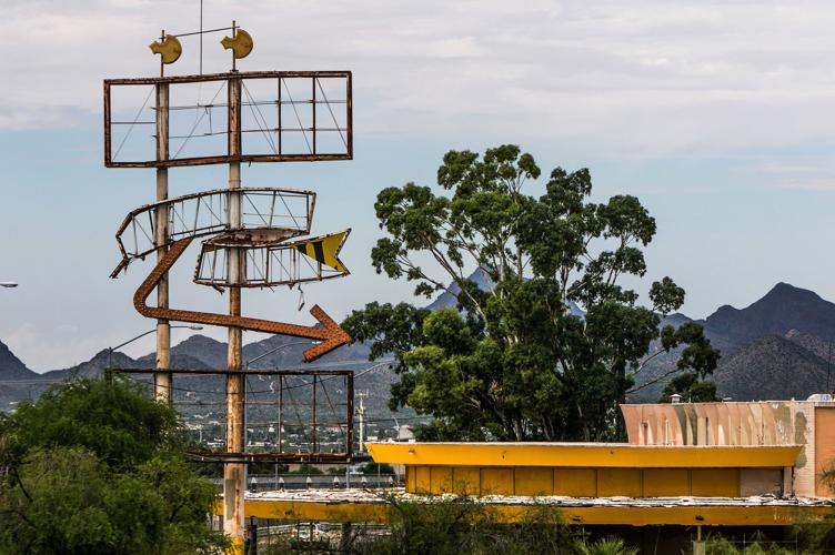 Spanish Trail Motel Sign