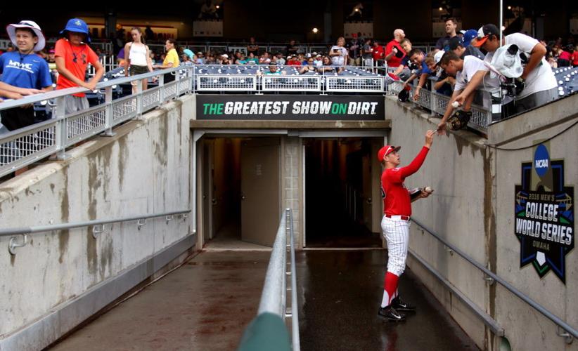 Arizona vs Costal Carolina at the College World Series
