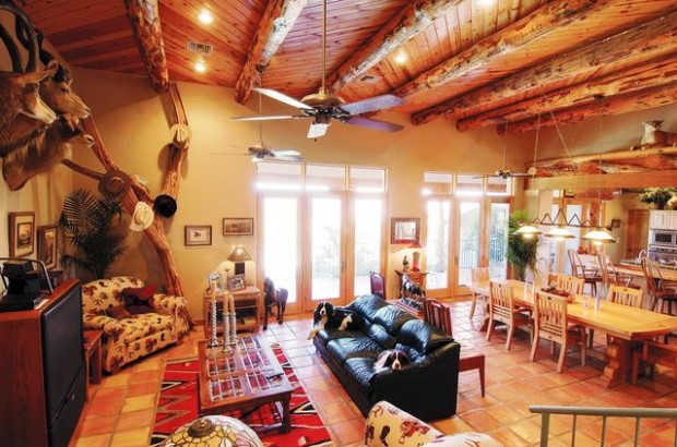 Inside décor mimics Tubac's outside beauty  