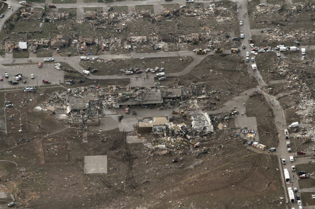 Massive tornado strikes Oklahoma