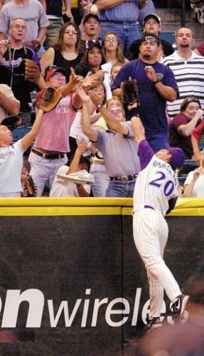 Mientkiewicz, Mauer propel Twins past D'backs  