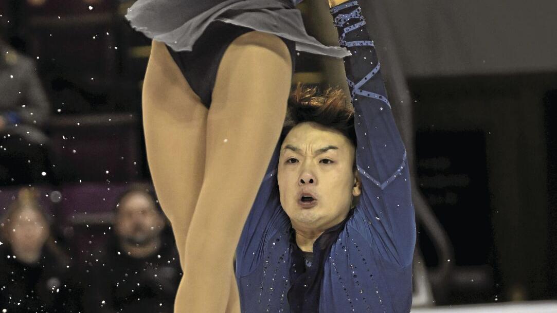 Miura and Kihara win Four Continents skating championship