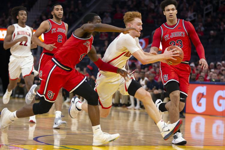 St Johns ֱ Basketball