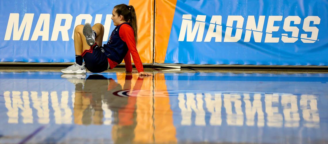 031922-tuc-spt-uawomenshoops-p1