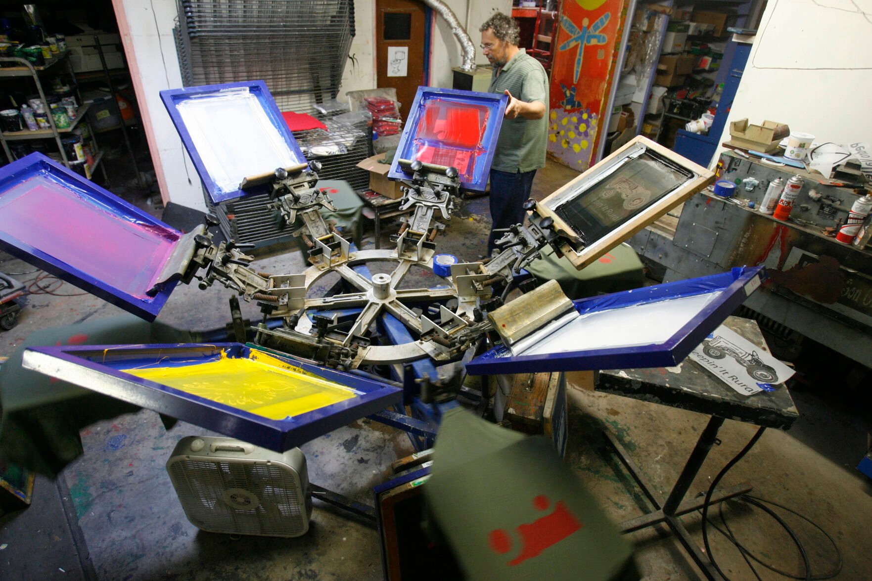 Local screen printing store shops