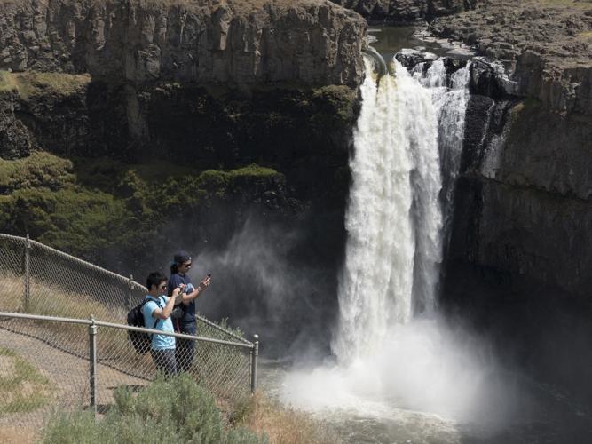 AV-PALOUSEFALLS-HIKING-SAFETY-2-SR