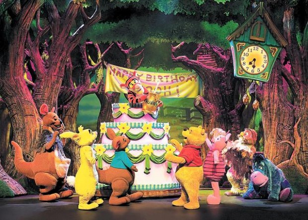 Derrama Winnie Pooh miel en sus 80 años  