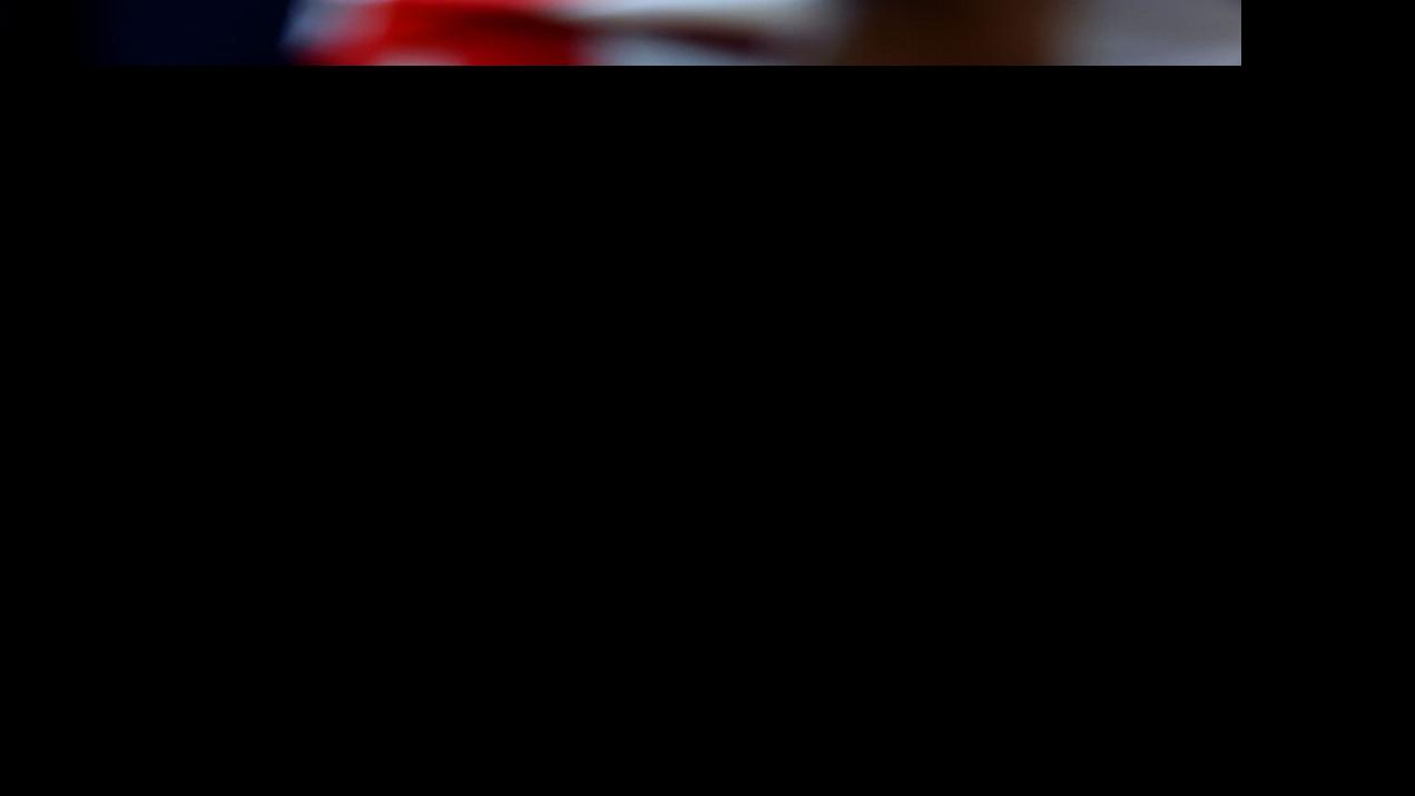 Arizona basektball's Tommy Lloyd receives Naismith Coach of the Year award