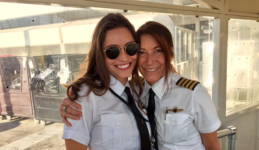 The mother-daughter pilots forging a path for female aviators