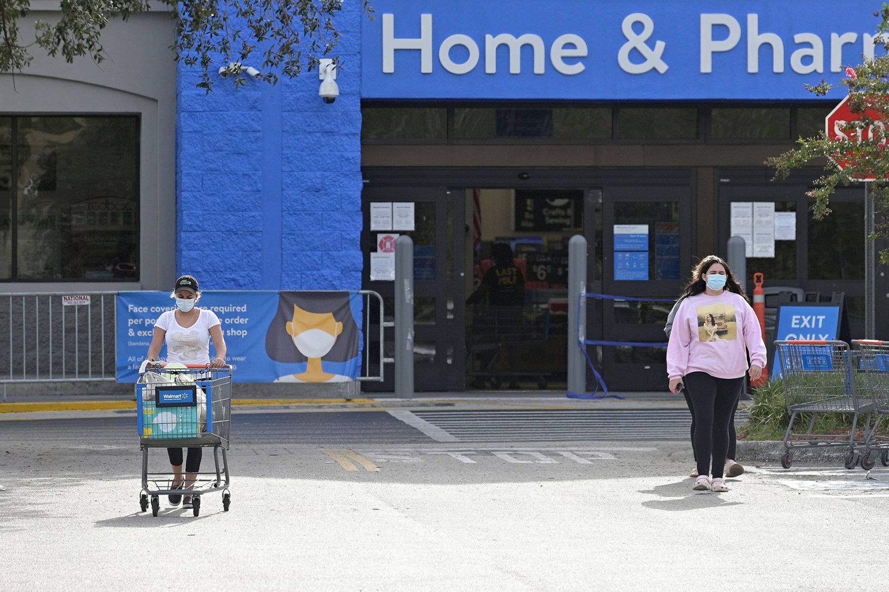 Walmart will start requiring all customers to wear masks