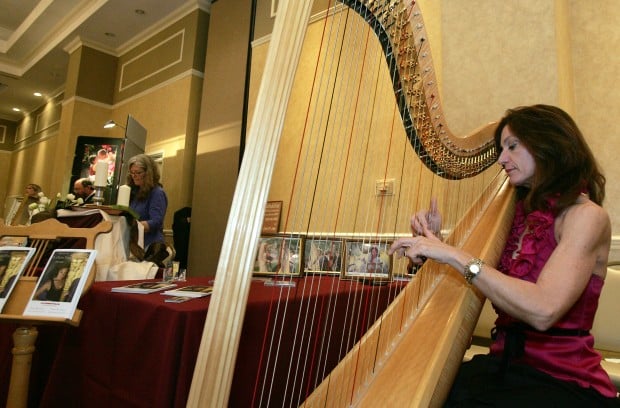 Show draws those who'll say 'I do'   
