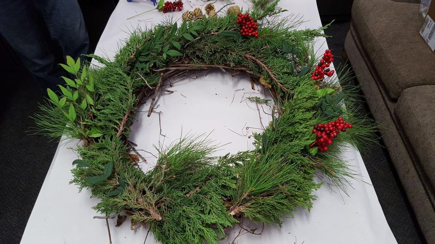 DIY holiday decorating making a wreath 4