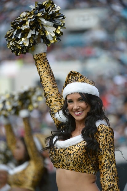 NFL Cheerleaders, Week 16