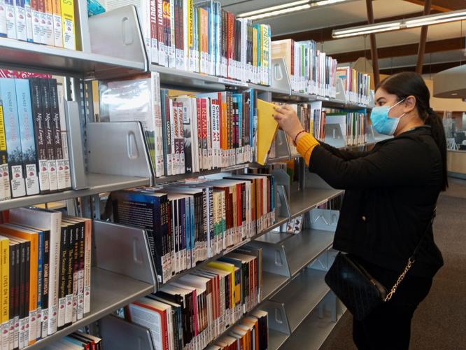 Coleccion libros hispanos en Quincie Douglas