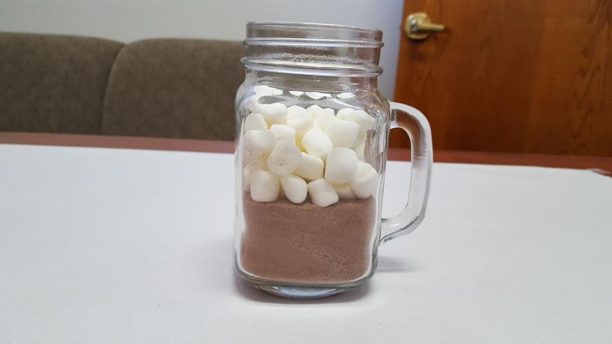 DIY drink in a jar hot cocoa and Baileys 3