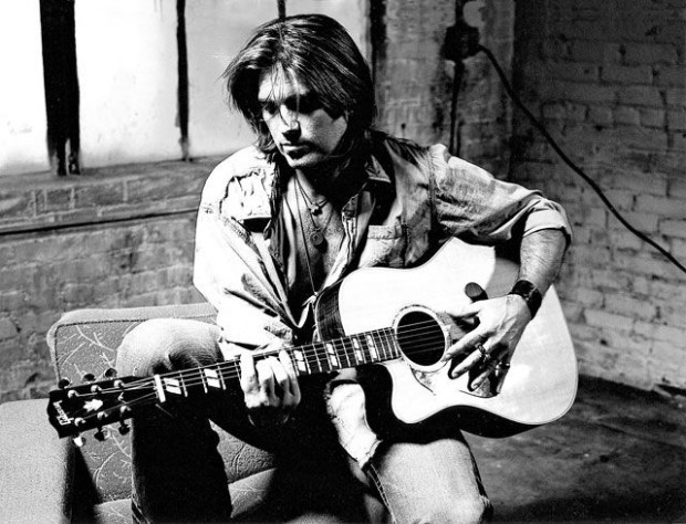 Cyrus and family 'play life by the ear'  