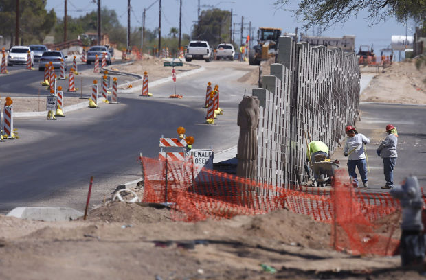 La Cañada Drive road construction