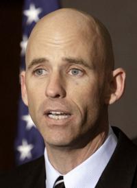 Sheriff Babeu says he’s gay, denies threat to deport ex-lover