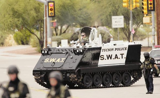 Bank thief takes hostages, kills himself after standoff  