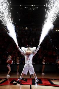 Seen and heard at Thomas & Mack Center: On Tark the Shark's presence, booze sales and rodeo transition