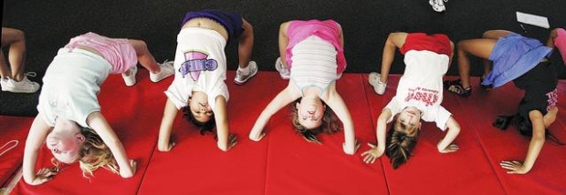 Minis learn to cheer  