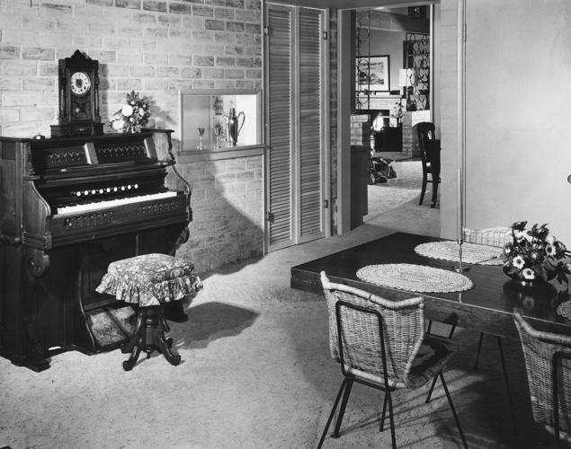 1960 photos: This home stresses livability