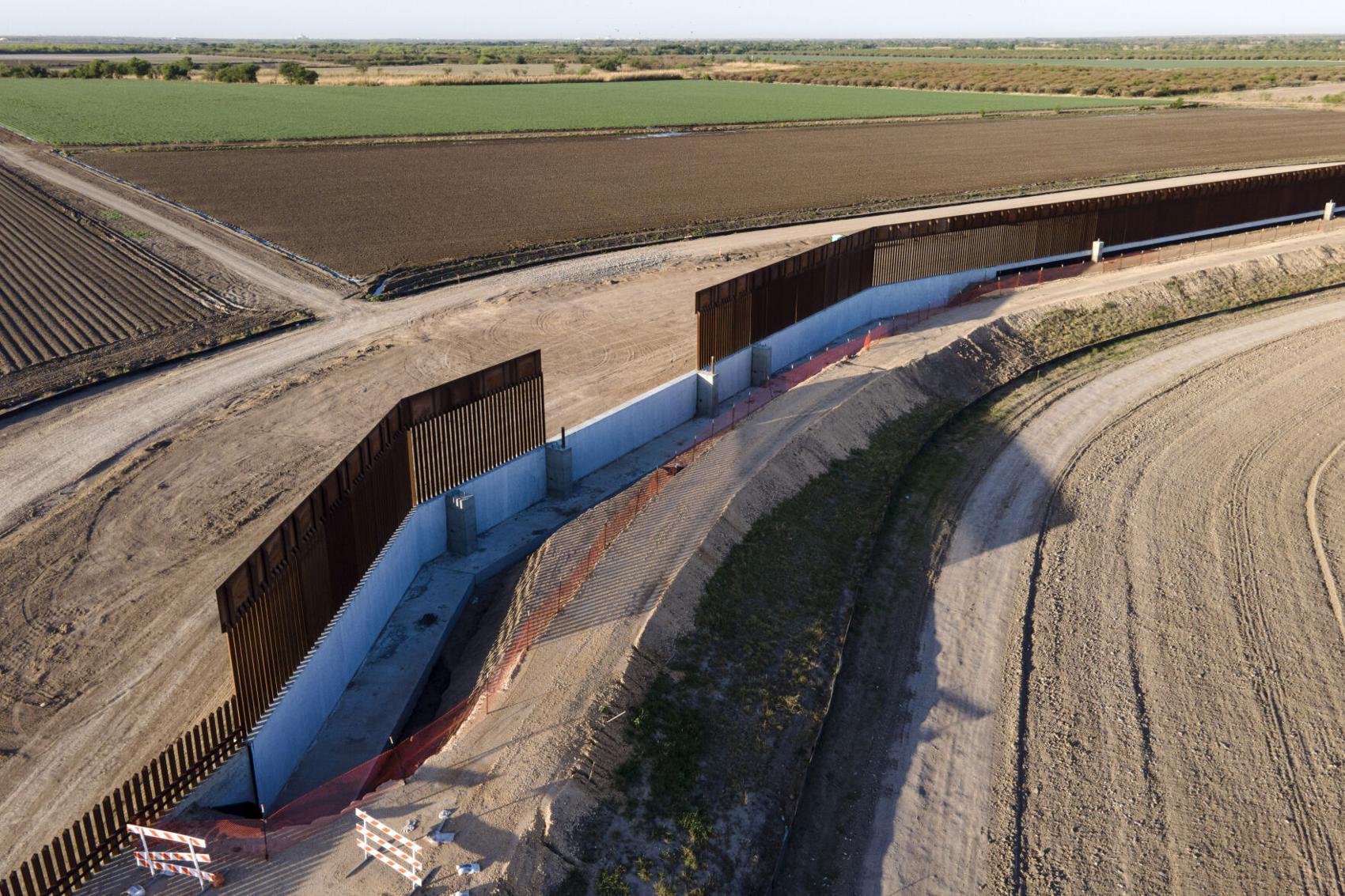 Gov. Greg Abbott says Texas will build a border wall