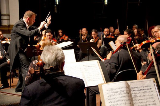 Globe-hopping Lerner leads Brazilian orchestra, too    