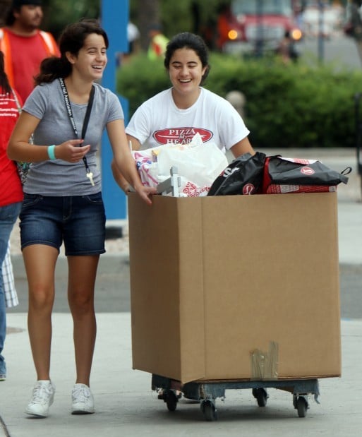 UA Dorm Move In Day