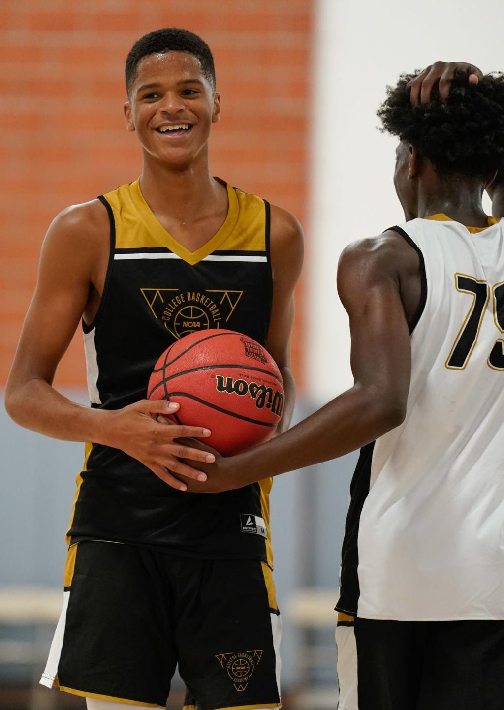 Zaire Wade Shaqir O Neal In Phoenix Hoping To Follow In Famous Fathers Footsteps Arizona Wildcats Basketball Tucson Com