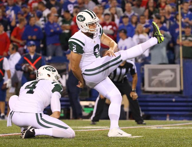 Patriots re-sign Nick Folk, adding to kicking competition