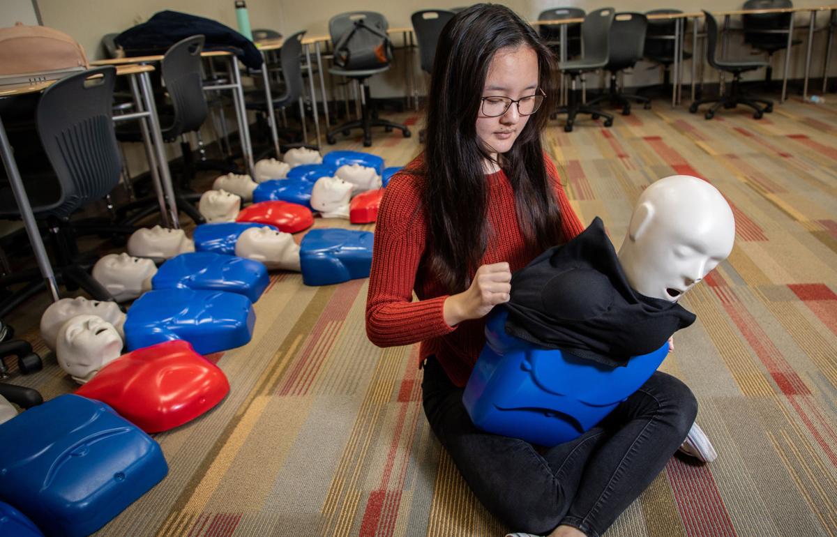 MOMS-CPR-WOMANKINS-TB