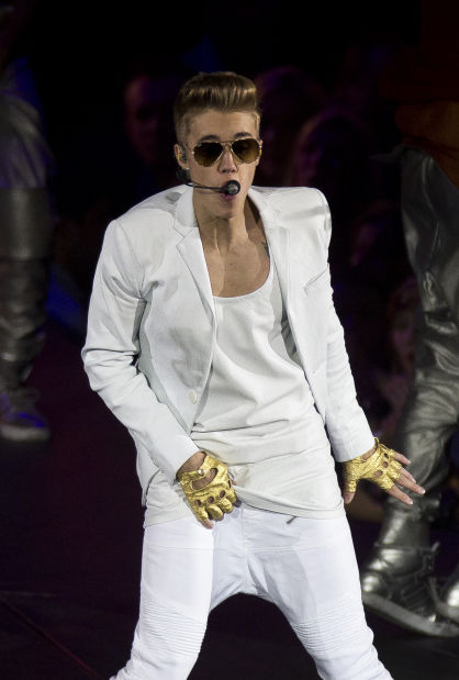 Justin Bieber recovering after fainting