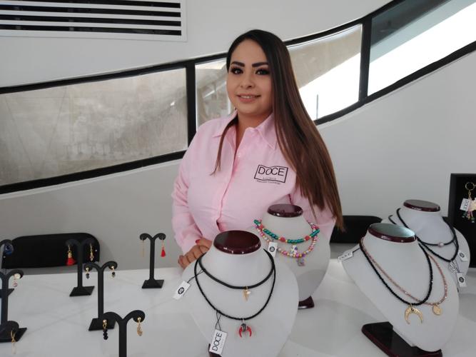 Mujeres MgGuire Mexico Scholars