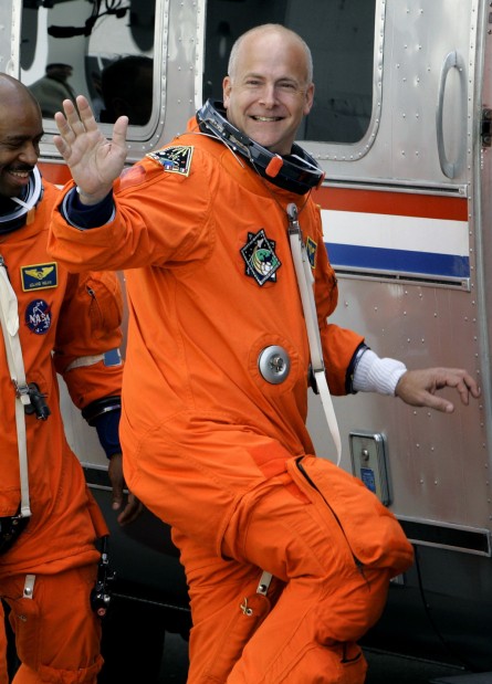 Watercraftaccident kills ex-astronaut    