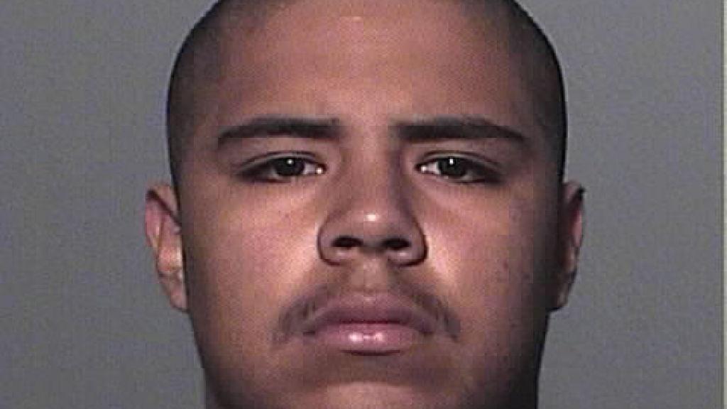 Teen robbery suspect turns himself in to deputies