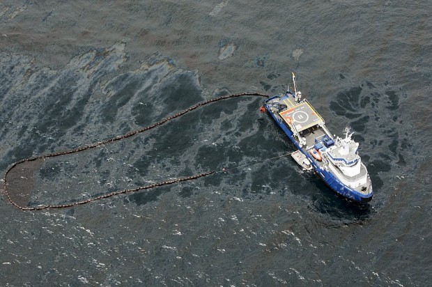 Coast Guard finds oil leaking from sunken rig's damaged well   