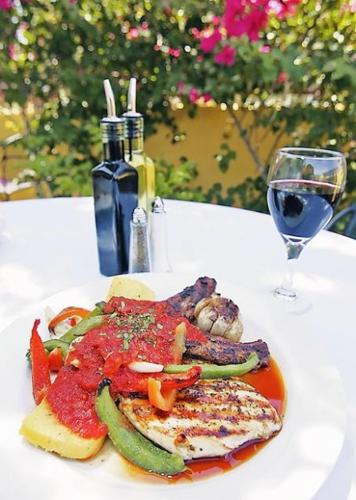 Tucson Restaurant Review: Pina: Fine food in inviting setting  