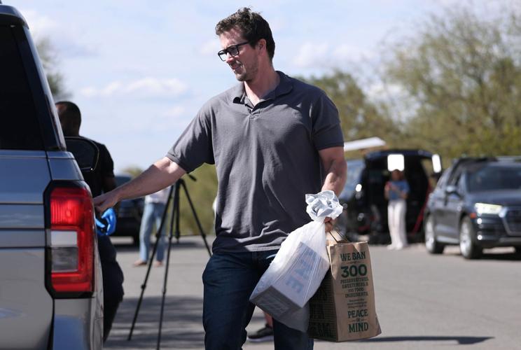 FBI combs Tucson desert for clues in Guthrie case