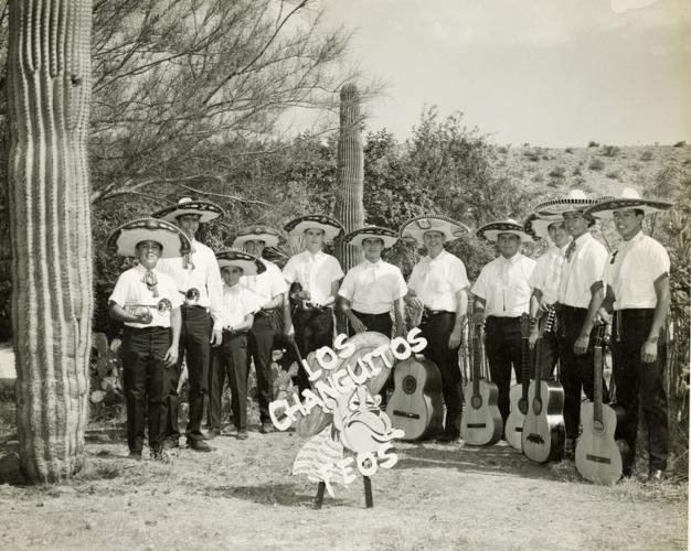 Los Changuitos Feos, mariachi (LE)